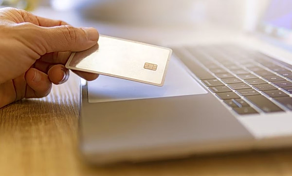 Survey: Online Shopping Becomes Entrenched in Greek Consumer Habits