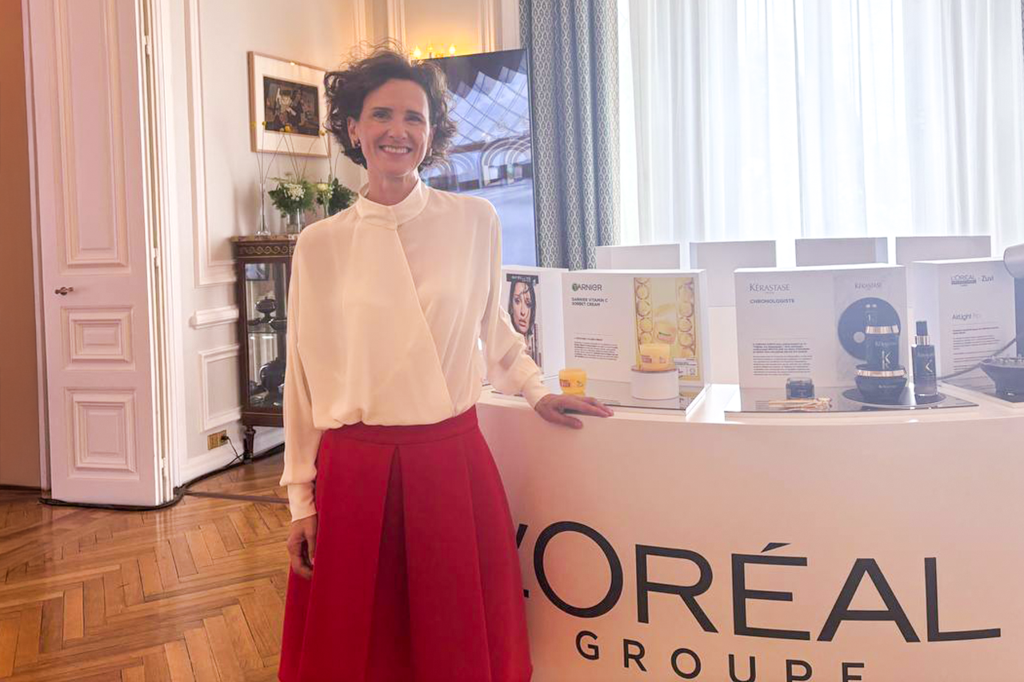 Delfini (L’Oréal Hellas): Γιατί μπαίνουμε στις συσκευές