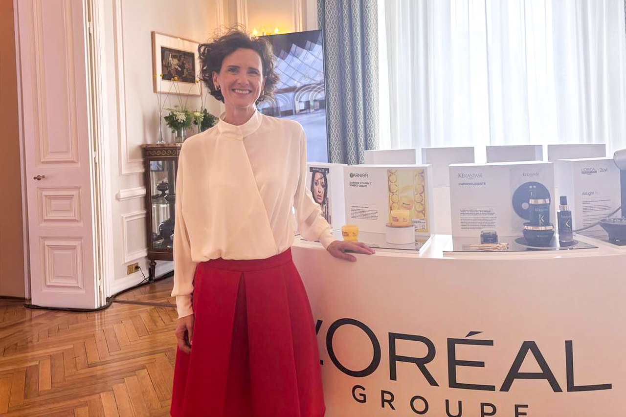 Delfini (L’Oréal Hellas): Γιατί μπαίνουμε στις συσκευές