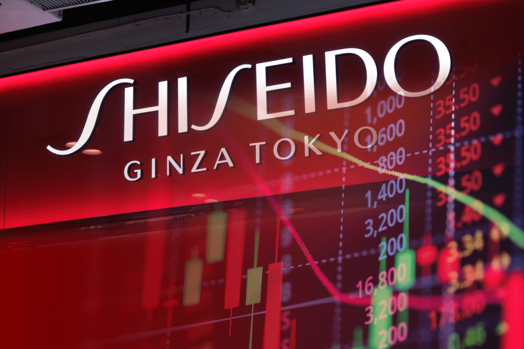 Shiseido: Η μεγαλύτερη πτώση των τελευταίων 6 μηνών – Δίχως τέλος η κρίση ταυτότητας