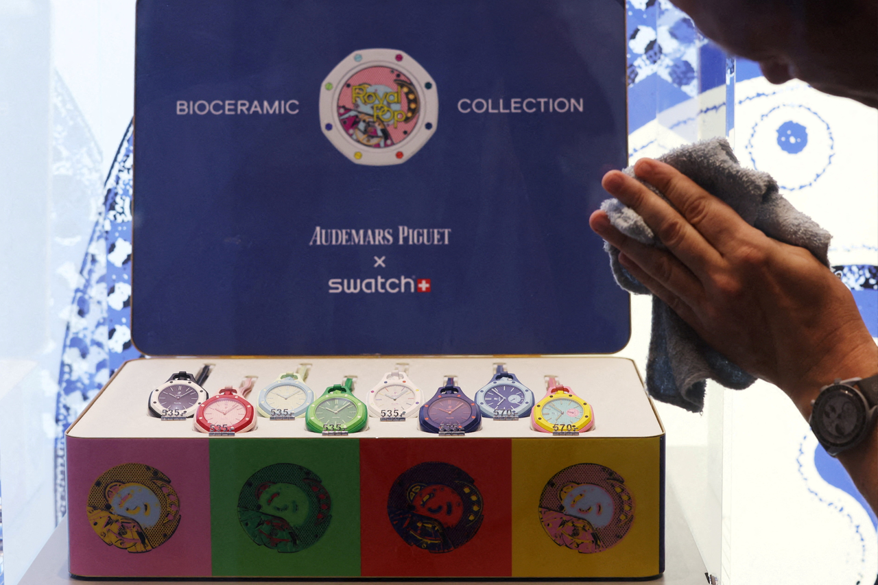 Swatch: Γιατί η συνεργασία της με την Audemars Piguet προκάλεσε ουρές έξω από τα καταστήματα;