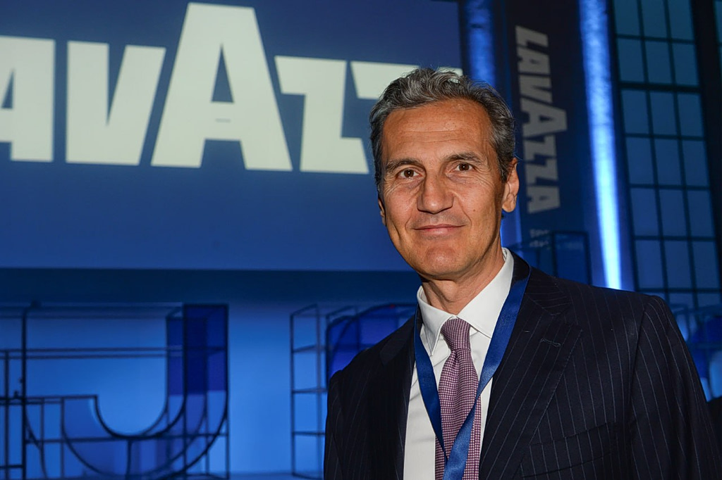 Lavazza: Ραγδαία ανάπτυξη σε ΗΠΑ και Κίνα για να ανταγωνιστεί Starbucks και Nestlé