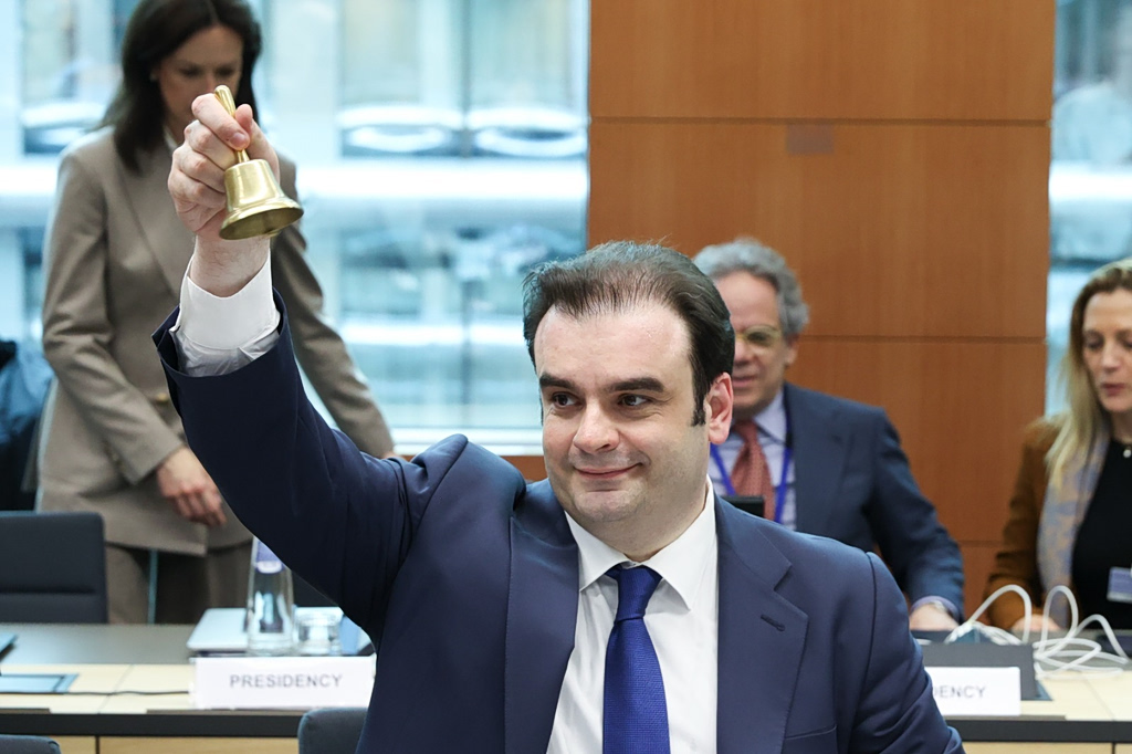Πιερρακάκης σε FT: «Απολύτως απαραίτητες» οι μεταρρυθμίσεις της τρόικας