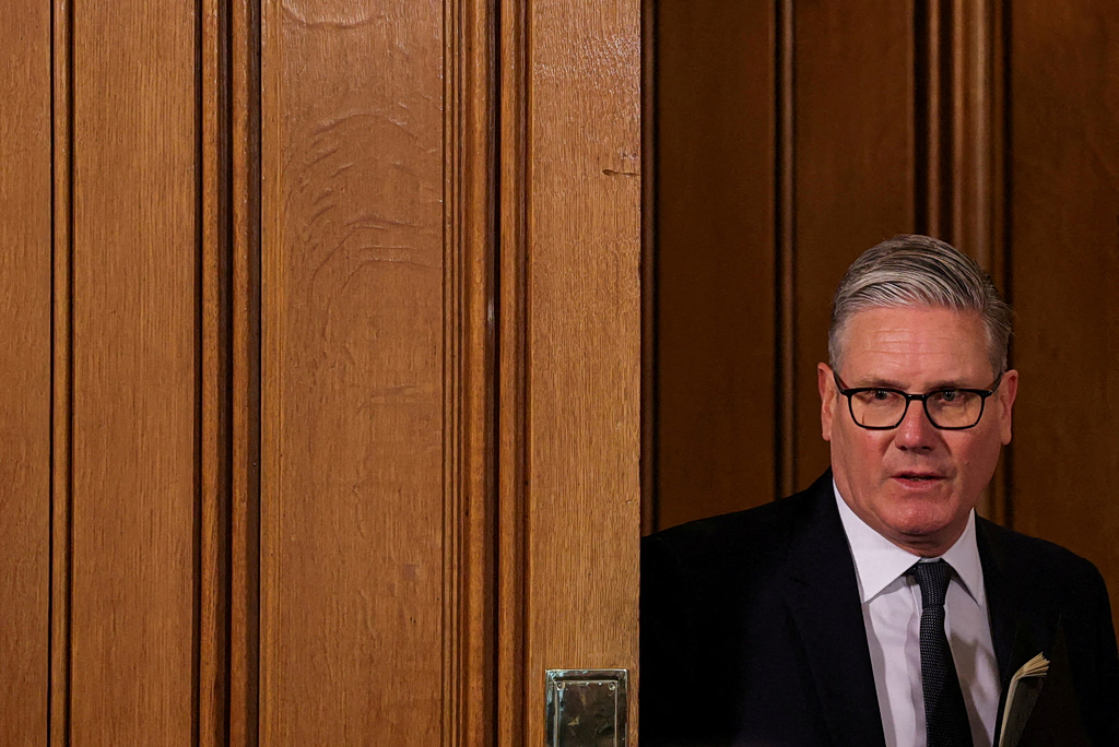 Βρετανία – «Starmer Drama»: Το κόστος δανεισμού σε υψηλό σχεδόν 30ετίας, πλήγμα στις αγορές ομολόγων