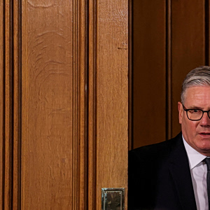 Βρετανία – «Starmer Drama»: Το κόστος δανεισμού σε υψηλό σχεδόν 30ετίας, πλήγμα στις αγορές ομολόγων