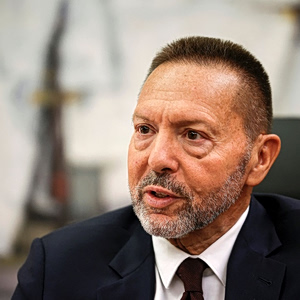 Γιάννης Στουρνάρας: «Βλέπει» αύξηση των επιτοκίων τον Ιούνιο