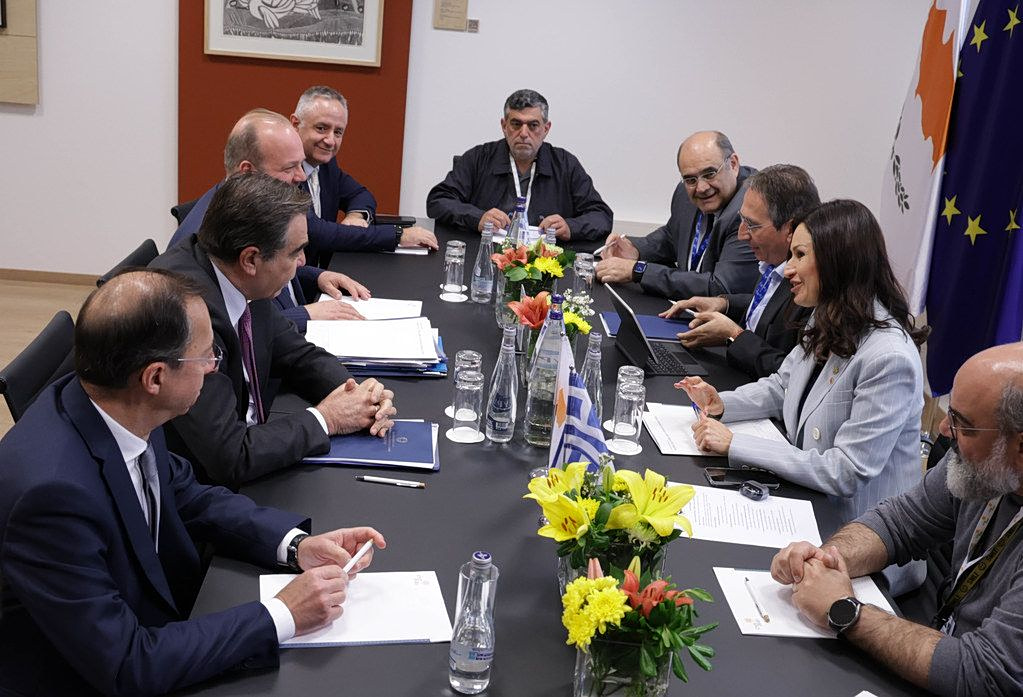 Αφθώδης πυρετός: Ενίσχυση της συνεργασίας Αθήνας και Λευκωσίας