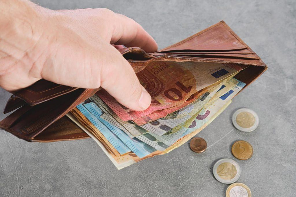 Συντάξεις: Σε δύο φάσεις η πληρωμή για τον Ιούνιο