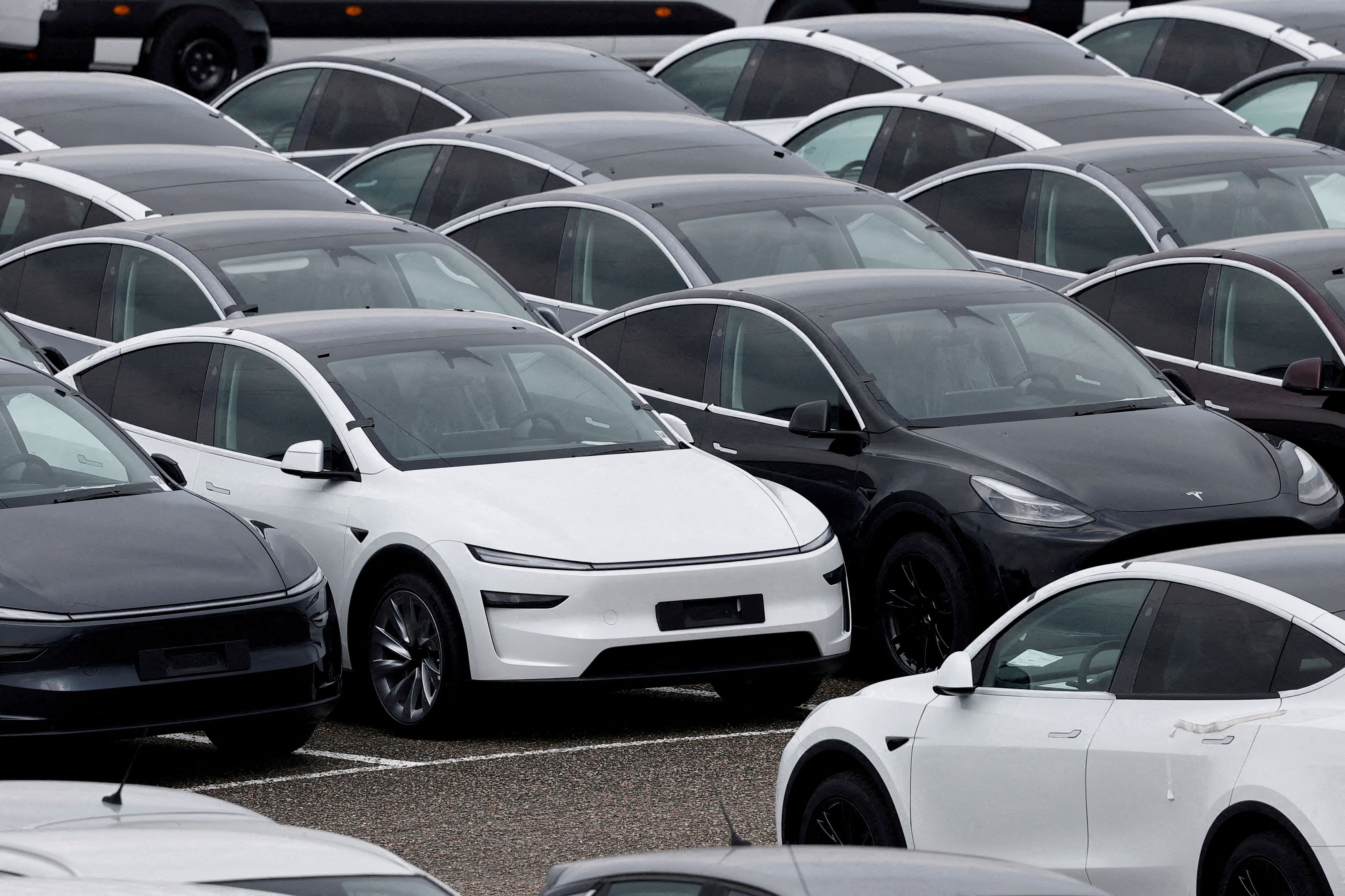 Tesla: Η ανάκαμψη σε Ευρώπη συνεχίζεται τον Απρίλιο, παρά το φρένο σε Νορβηγία-Ισπανία