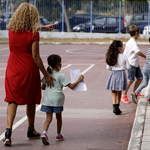 Έρευνα: Η σύνδεση της επίδοσης των μαθητών με τα οικονομικά των γονέων