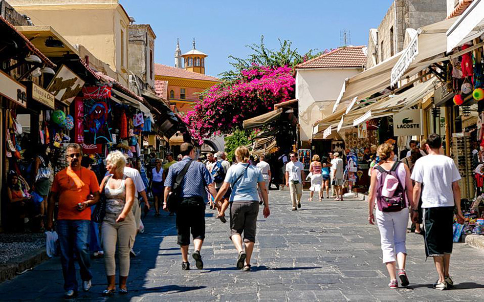 ΙΕΛΚΑ: Μόνο 1 στους 2 σχεδιάζουν να κάνουν διακοπές – 11,4 ημέρες ο μέσος χρόνος διακοπών