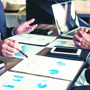 UBS: Η γεωπολιτική κρίση φέρνει ανατροπές στις στρατηγικές των family offices