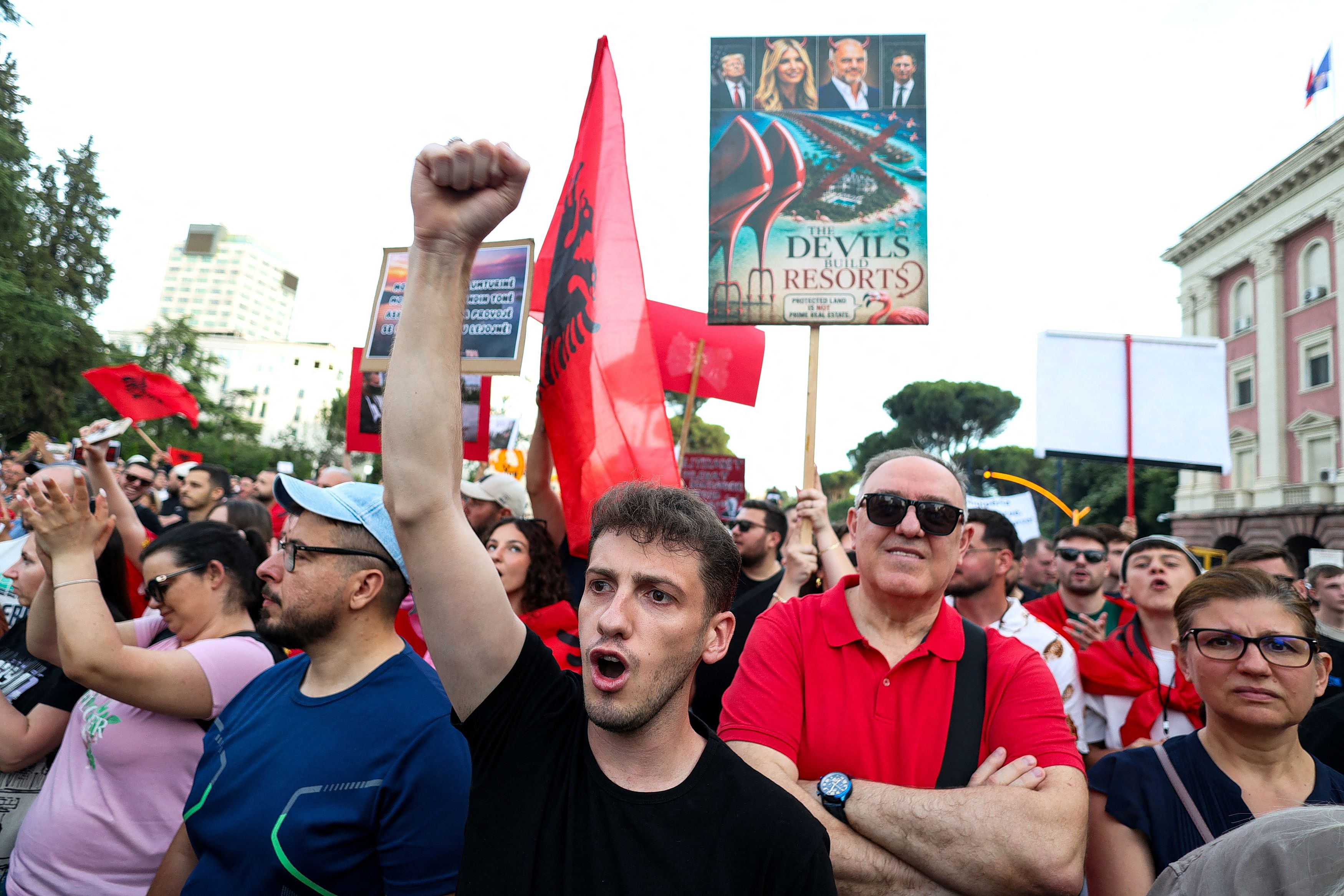 Αλβανία: Το αναπτυξιακό έργο του Κούσνερ στο μικροσκόπιο της ΕΕ