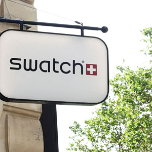 Swatch: Διεκδικεί αποζημίωση 170 εκατ. δολαρίων από τη Samsung για «ψηφιακές απομιμήσεις» πολυτελών ρολογιών