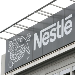 Nestle: Αποσύρει τις τεχνητές χρωστικές από όλα τα προϊόντα της έως το 2026