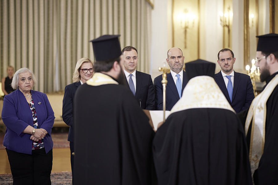 Κυβέρνηση: Ορκίστηκαν τα νέα μέλη στο Προεδρικό Μέγαρο