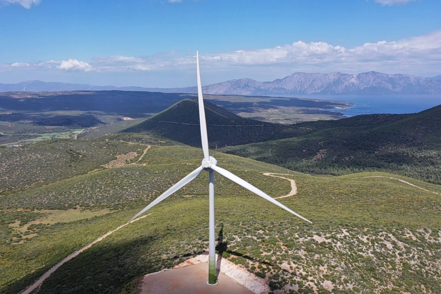 Μotor Oil: Διπλό deal στις ΑΠΕ – Πουλάει 1,2 GW σε φ/β και αιολικά στη ΔΕΗ