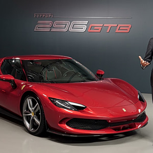 Ferrari: Παραίτηση του επικεφαλής μάρκετινγκ μετά την αντίδραση για την κυκλοφορία του EV Luce
