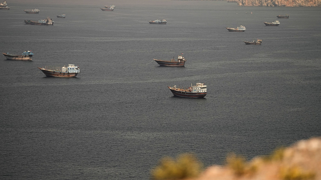 Στενά του Ορμούζ: Πέρασαν τα πρώτα δεξαμενόπλοια στο πλαίσιο της συμφωνίας ΗΠΑ – Ιράν
