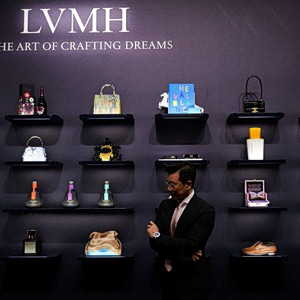 Μετοχές ειδών πολυτελείας: Ράλι για LVMH, Kering και Hermès μετά τις ενδείξεις συμφωνίας ΗΠΑ – Ιράν