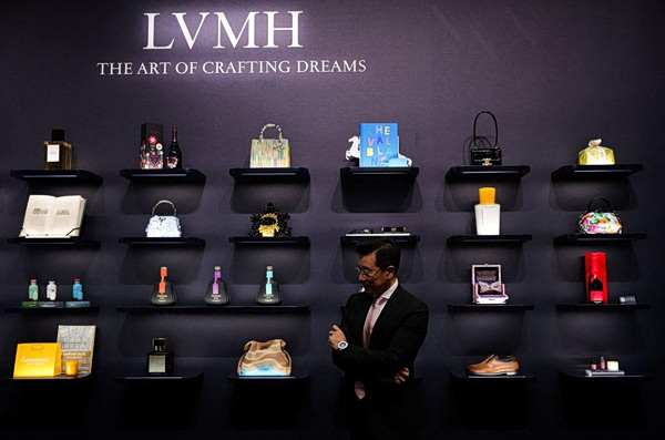 Μετοχές ειδών πολυτελείας: Ράλι για LVMH, Kering και Hermès μετά τις ενδείξεις συμφωνίας ΗΠΑ – Ιράν