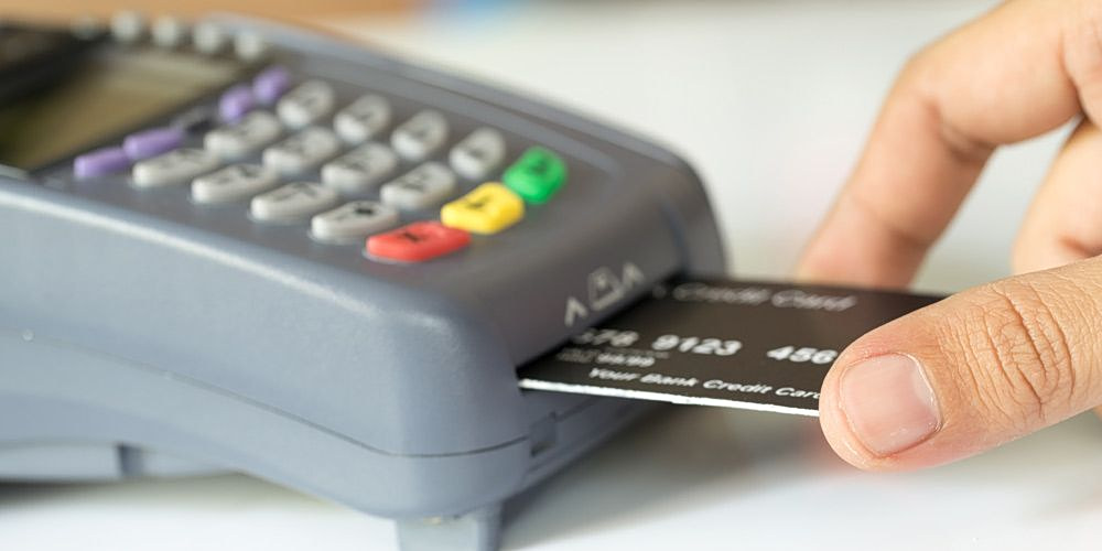 Φοροδιαφυγή: Νέα κίνητρα σε πληρωμές με κάρτες