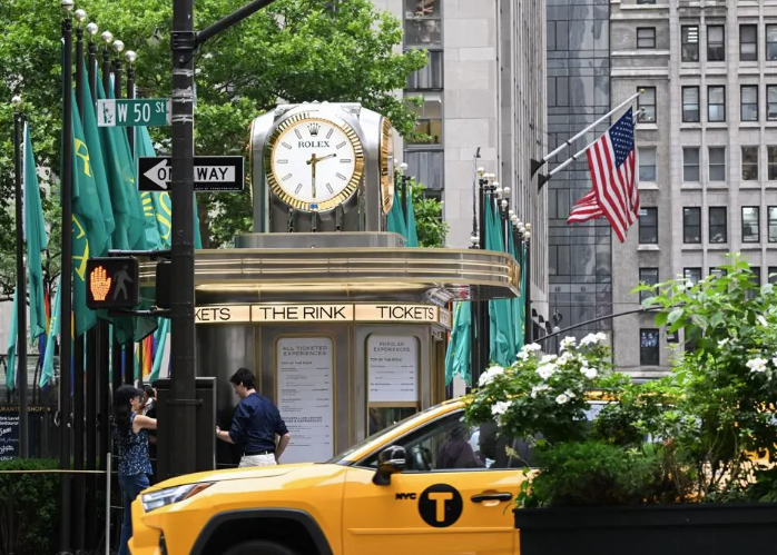 Rolex: Το επίσημο ρολόι του Rockefeller Center, αποκαλύπτει ρολόι τεσσάρων όψεων