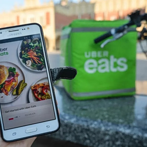 Uber Eats: Έκανε το επόμενο βήμα με ίδρυση θυγατρικής