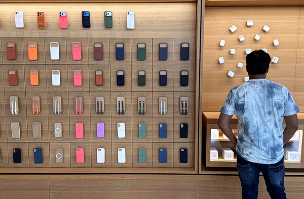 Apple: Στο στόχαστρο της Επιτροπής Ανταγωνισμού της Ινδίας – Καταγγέλλει «copy-paste» στην έρευνα
