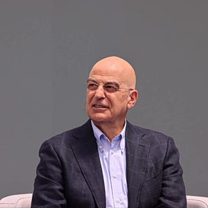 OT FORUM – Δένδιας: Η χώρα αντιμετωπίζει διακηρυγμένη απειλή από την Τουρκία – Ο Σαμαράς νομιμοποιείται να έχει τις απόψεις του