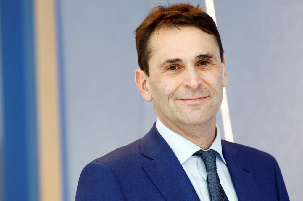 ASML: Ο επικεφαλής προειδοποιεί την ΕΕ να μην κατευθύνει τις προμήθειες τσιπ
