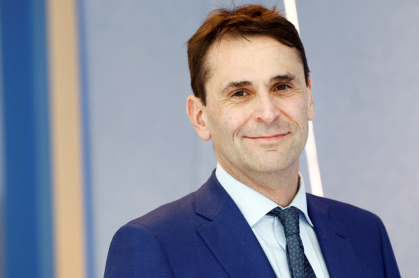 ASML: Ο επικεφαλής προειδοποιεί την ΕΕ να μην κατευθύνει τις προμήθειες τσιπ