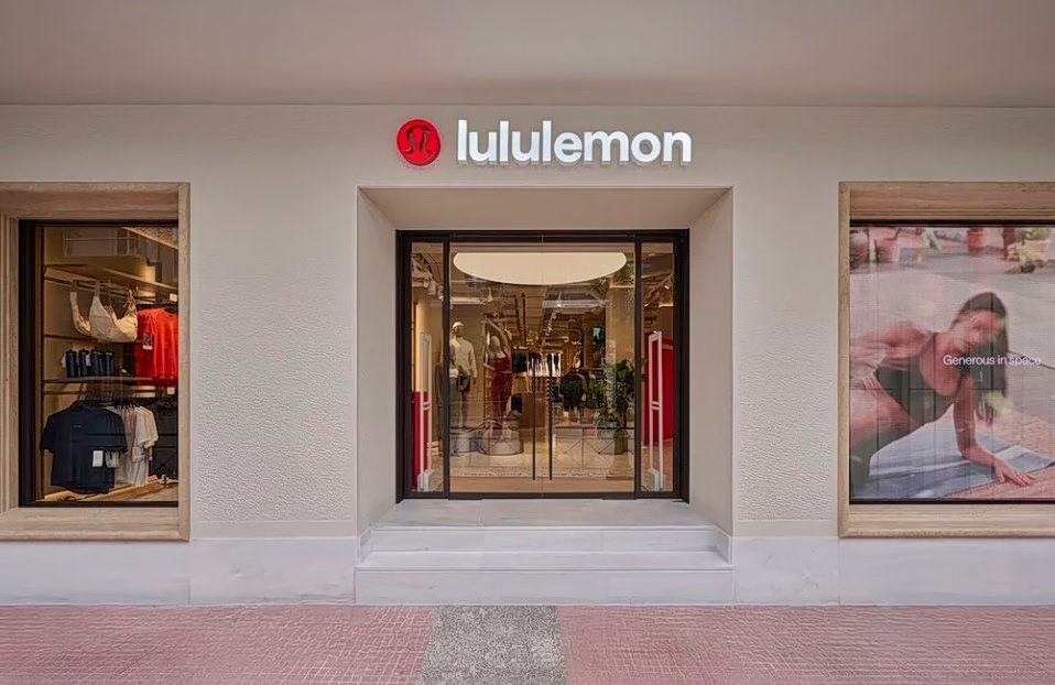 New Yorker Lululemon Jimmy Choo