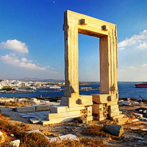 Νάξος: Στο επίκεντρο των διεθνών ΜΜΕ ως ο κορυφαίος πολυθεματικός προορισμός της Ελλάδας