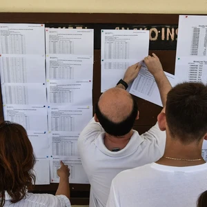 Πανελλαδικές Εξετάσεις 2026: Οι εκτιμήσεις για τις Ελάχιστες Βάσεις Εισαγωγής στα ΑΕΙ