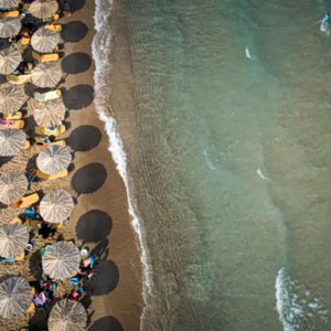 ΠΑΚΟΕ: Ποιες ακτές της Αττικής έχουν την καλύτερη ποιότητα υδάτων και ποιες «κοκκίνισαν»