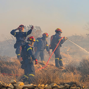 Wildfire Season in Greece Opens With 2,880 Fires Already Recorded