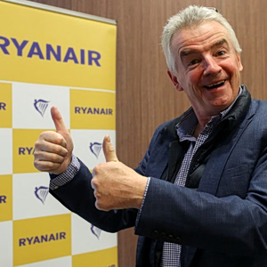 Ryanair: Ο Michael O’Leary ανανεώνει έως το 2032 και διεκδικεί μπόνους 150 εκατ. ευρώ