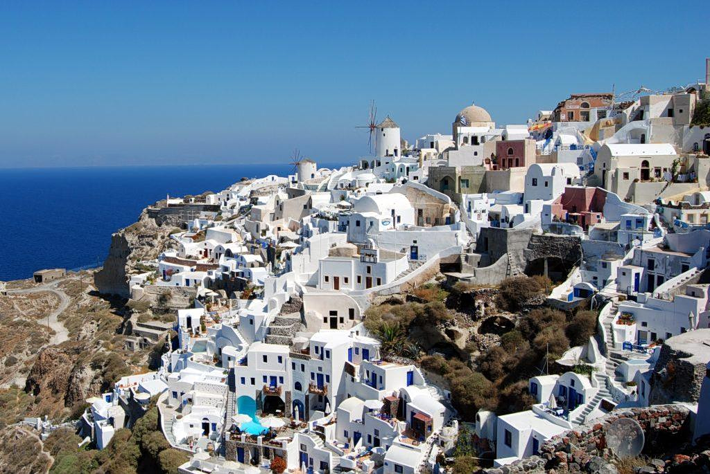 Σαντορίνη: Από «κόσμημα» της κρουαζιέρας σε νέο… «Στενό του Ορμούζ»