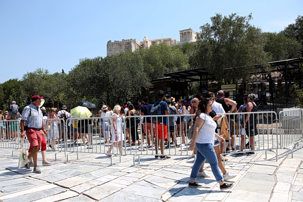 Τουρισμός: Μειώθηκαν οι διανυκτερεύσεις στην Ελλάδα στο α’ τρίμηνο 2026