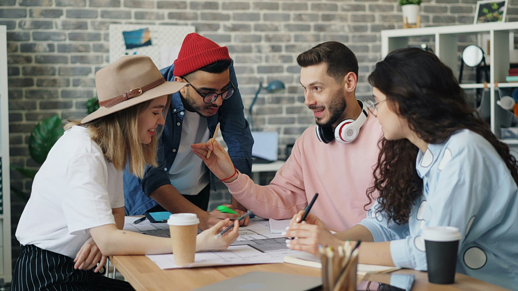 Gen Z: Ενώ οι εταιρείες επενδύουν στην AI, χάνουν μία ταλαντούχα γενιά εργαζομένων