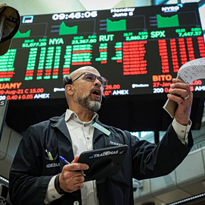 Wall Street: Άνοδο για S&P 500 και Nasdaq, οι παραγωγοί μικροτσίπ ανακάμπτουν