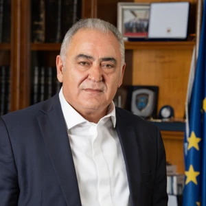 Χατζηθεοδοσίου: Γιατί μειώσεις τιμών από τον Σεπτέμβριο και όχι από αύριο;