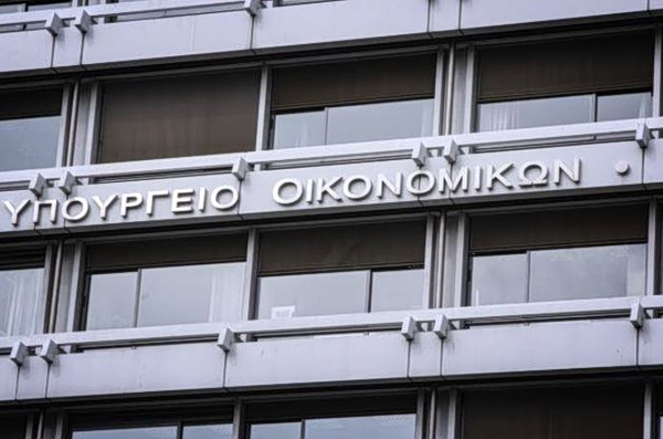 ΥΠΟΙΚ: Στους λογαριασμούς 950.000 οικογενειών η ενίσχυση των 150 ευρώ ανά παιδί