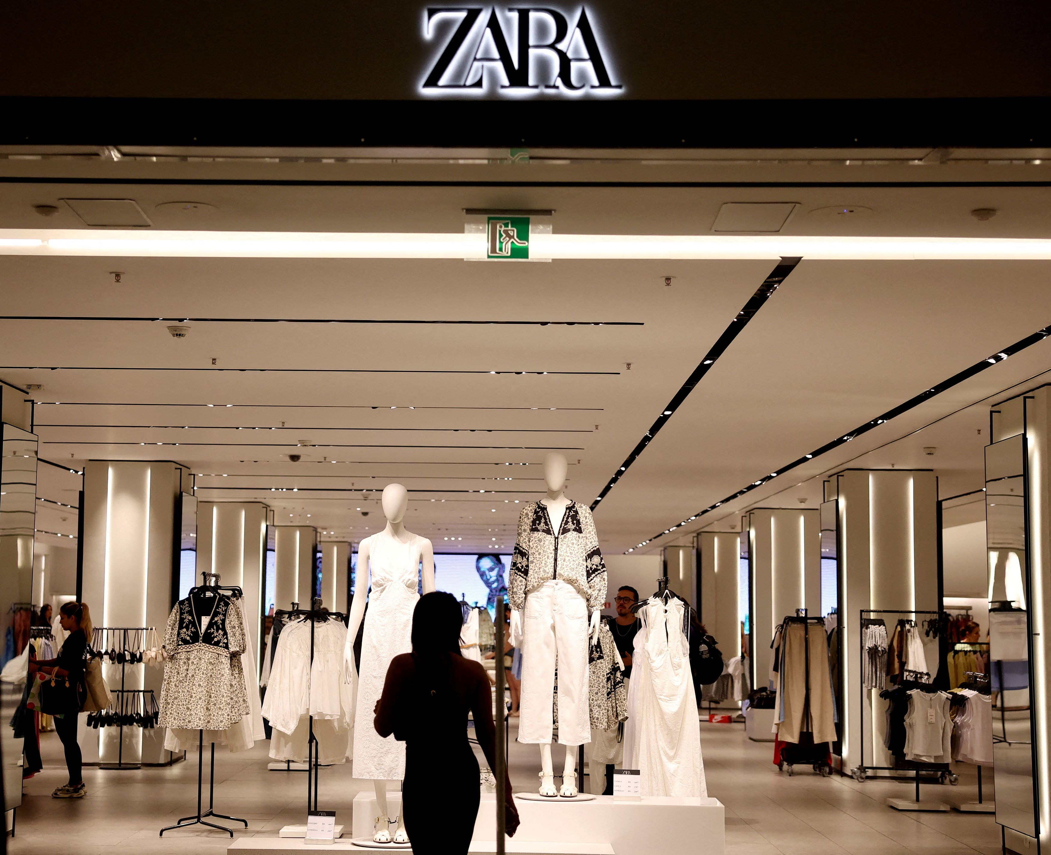 Zara: Αψηφά την απαισιοδοξία των καταναλωτών – Βλέπει ένα «δυνατό καλοκαίρι»