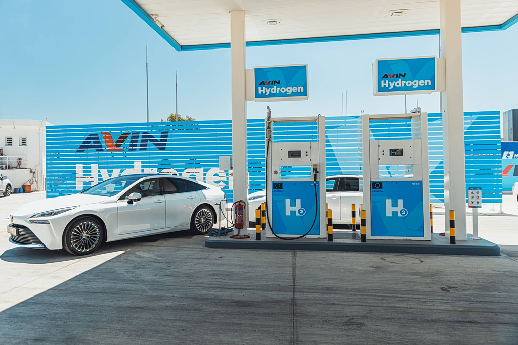 Motor Oil: Παραδόθηκαν τα πρώτα οχήματα κυψελών καυσίμου υδρογόνου