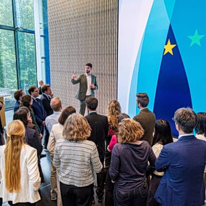 Blue Book: Πρόγραμμα για αποφοίτους επαγγελματικής εκπαίδευσης και κατάρτισης