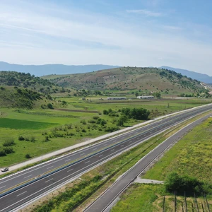 Αυτοκινητόδρομοι που παραδίδονται και έργα στο προεκλογικό «θα»