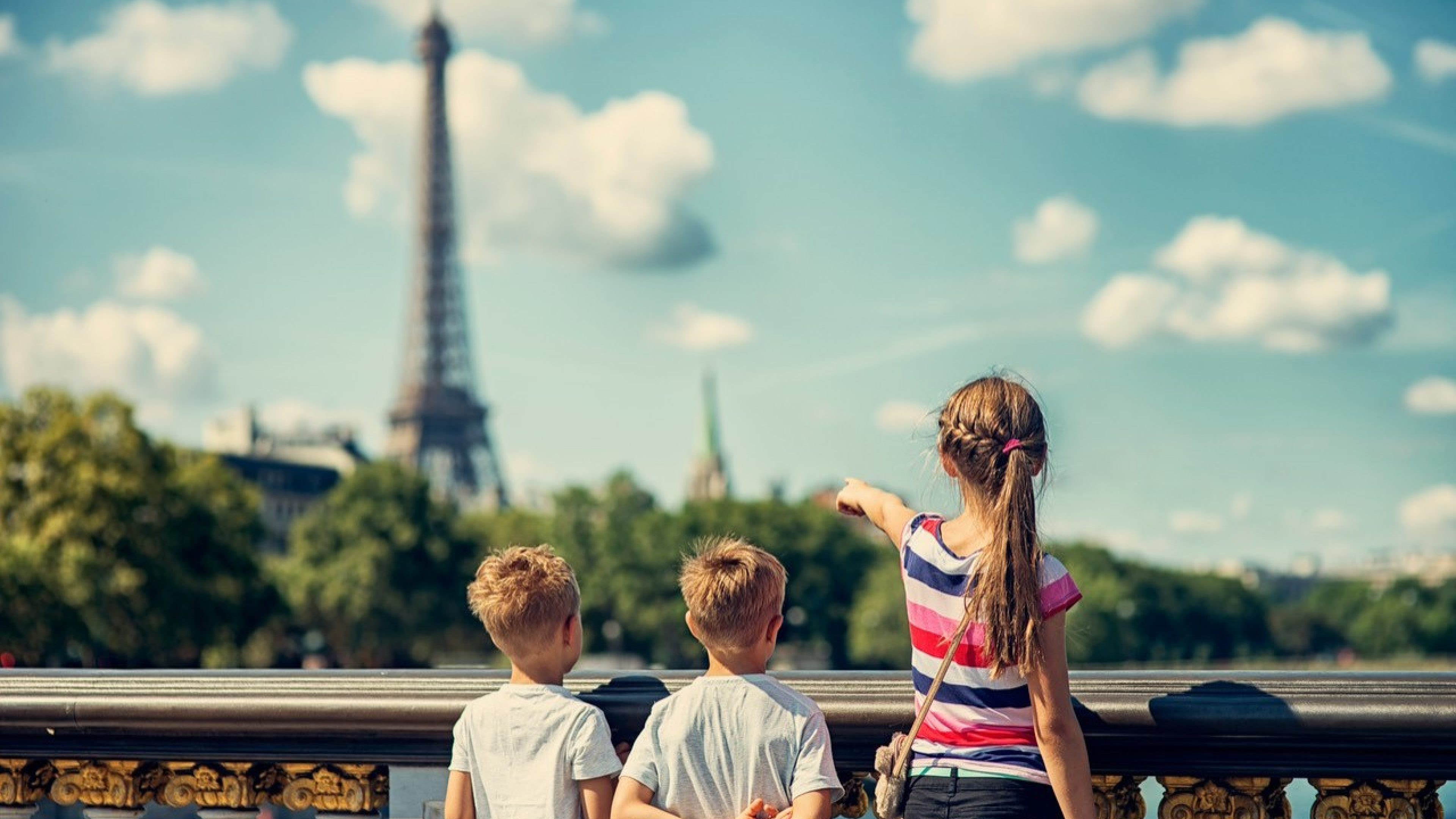 Γαλλία: «No Kids» – Απαγορεύονται οι «χώροι μόνο για ενηλίκους»