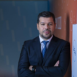 Ambrosia Capital για ΔΕΗ: Στα 27,65 ευρώ ανεβάζει την τιμή στόχο